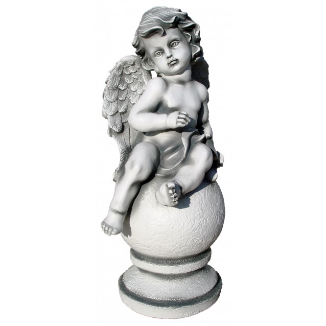 Скульптура «Ангел на шаре»