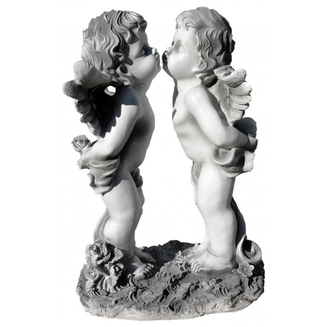 Скульптура «Ангелы целуются»