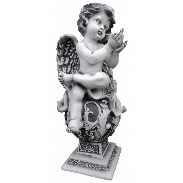 Скульптура «Ангел на фигурном шаре с голубкой»