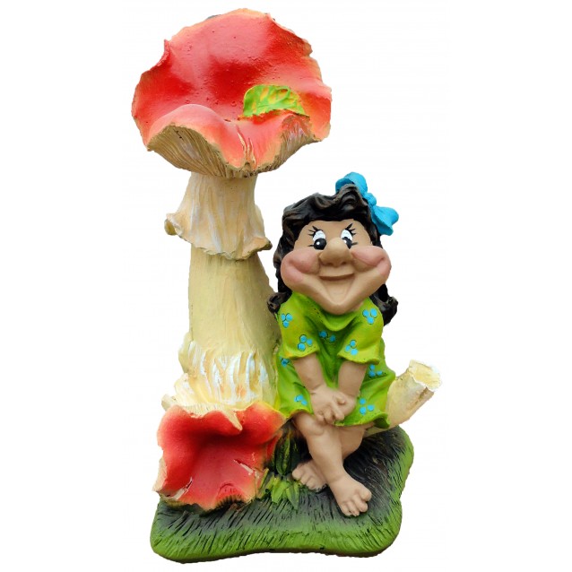 Скульптура «Гном-девочка под грибочком сидит»