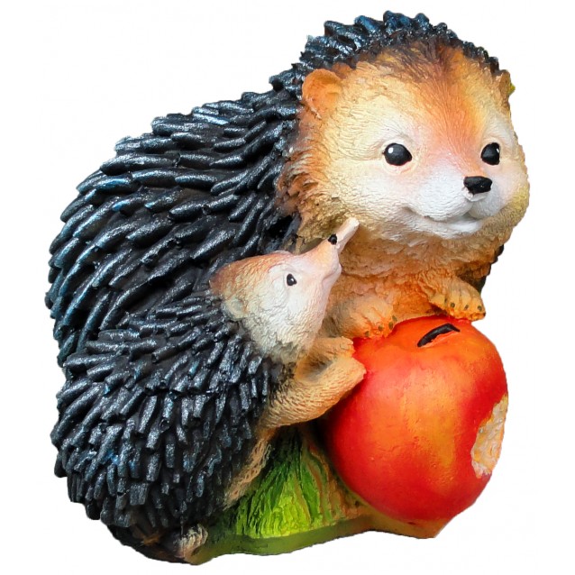 Скульптура «Ежи с яблоком»